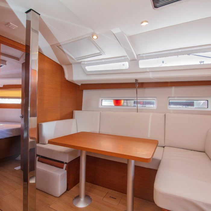 White Rabbit | Sun Odyssey 440 photo 32