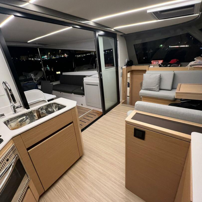 Master Yoda | Nautitech 40 Open photo 4