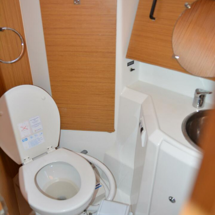 Babis 2010 | Sun Odyssey 36i photo 44