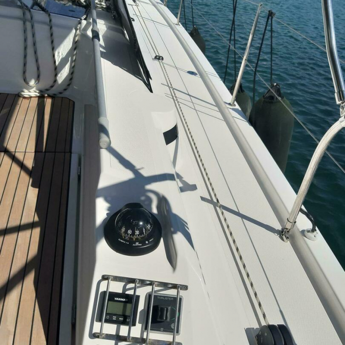 Aeolus | Bavaria C42 photo 3