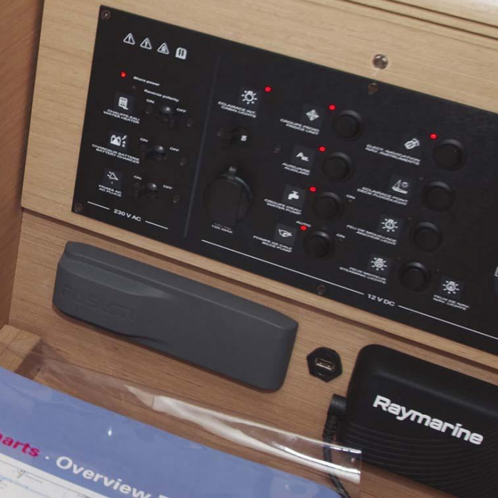 Marie | Sun Odyssey 389 photo 8