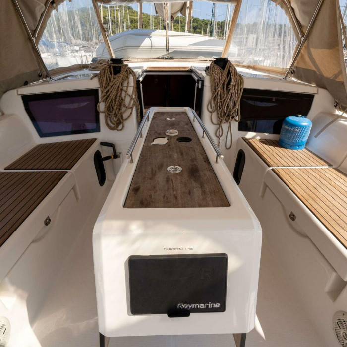 MAËLYS_DB | Dufour 430 GL photo 5