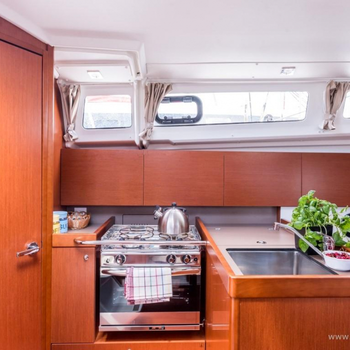 Bela | Oceanis 35.1 photo 34