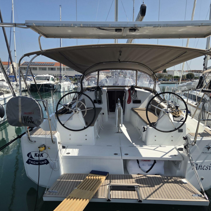 Ancsika | Sun Odyssey 380 photo 9