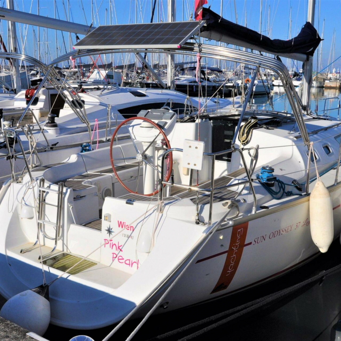 Pink Pearl | Sun Odyssey 37 photo 2
