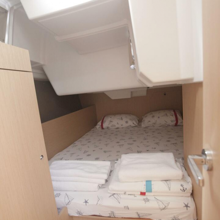 Missy | Oceanis 38.1 photo 12