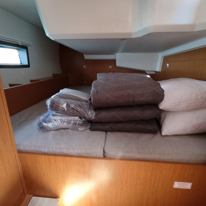 Nirvana | Bavaria C42 photo 9