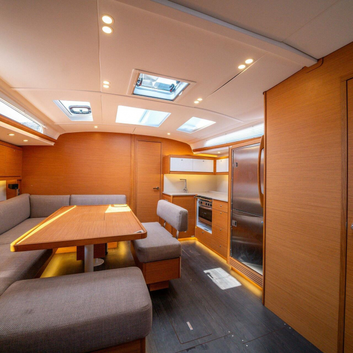 Gusto 7 | Dufour 470 photo 1