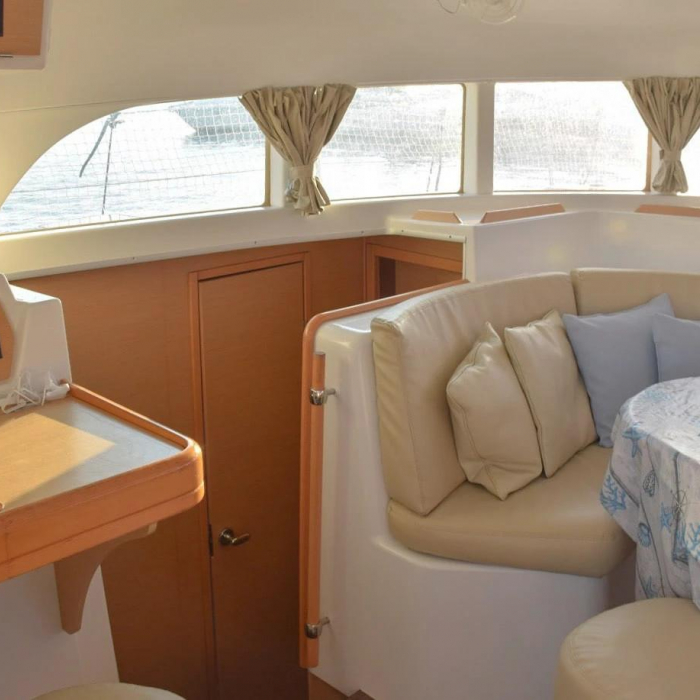 Giulia | Lagoon 380 photo 4