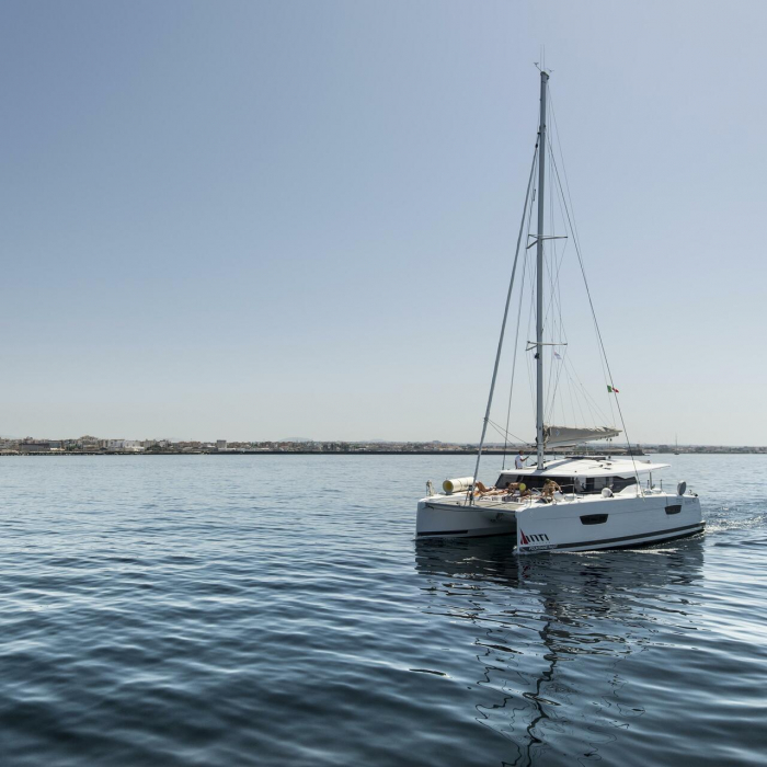 Astrea | Fountaine Pajot Astrea 42 photo 10
