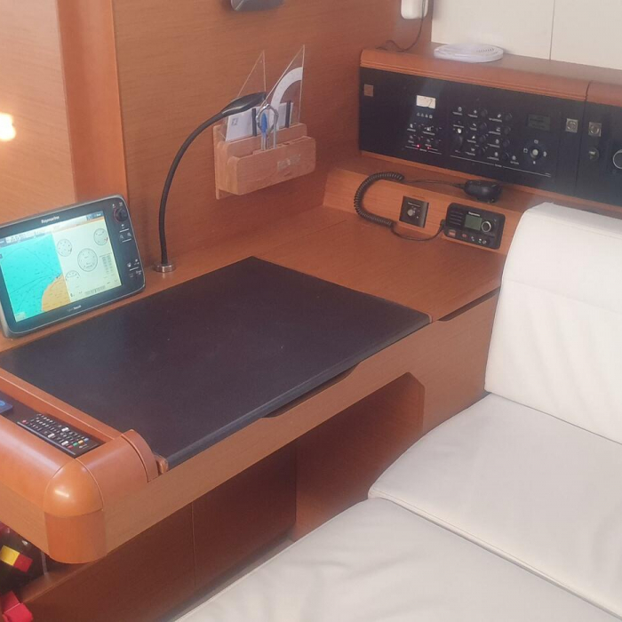 In A Silent Way | Sun Odyssey 519 "In A Silent Way" photo 8