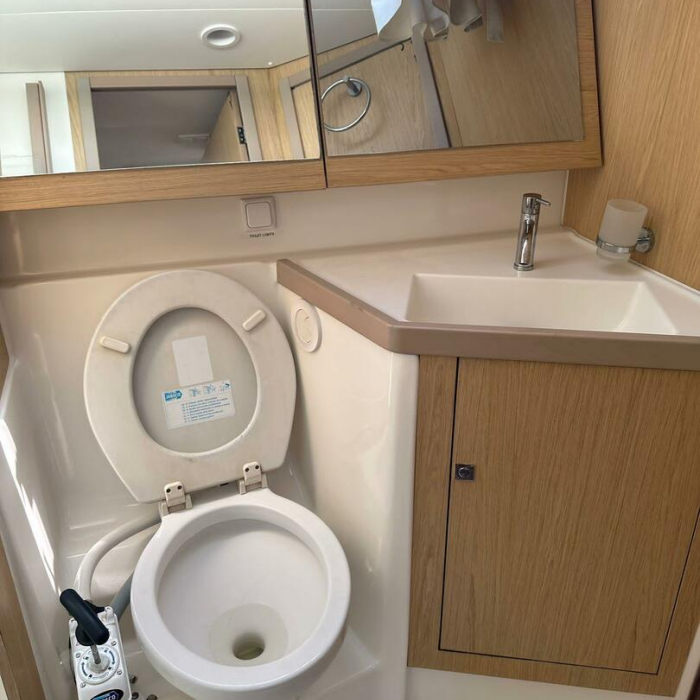 Moonshine | Oceanis 45 photo 25