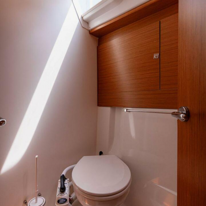 Ana B. | Sun Odyssey 49i photo 21