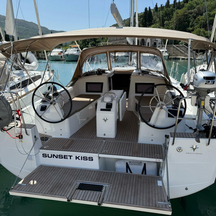 Sunset Kiss | Sun Odyssey 410 photo 4