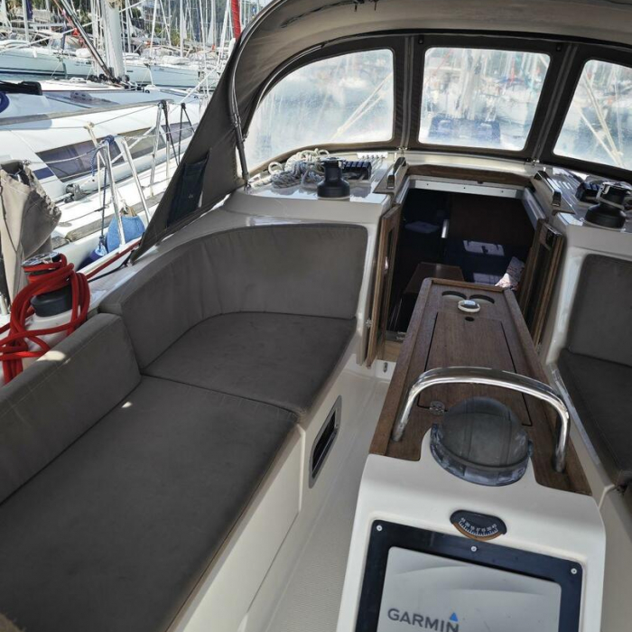 Almira | Bavaria Cruiser 37 photo 2