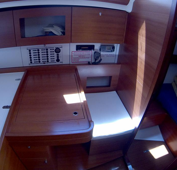 China girl | Dufour 375 GL photo 2