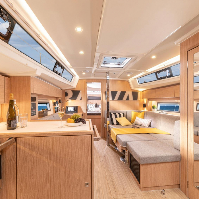 Arinna | Bavaria C38 photo 35