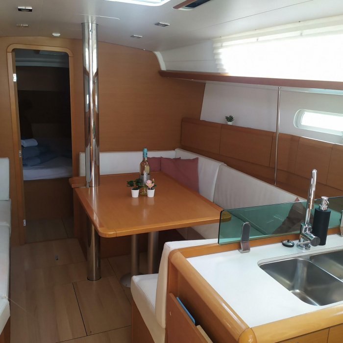 Imagine | Sun Odyssey 389 photo 7