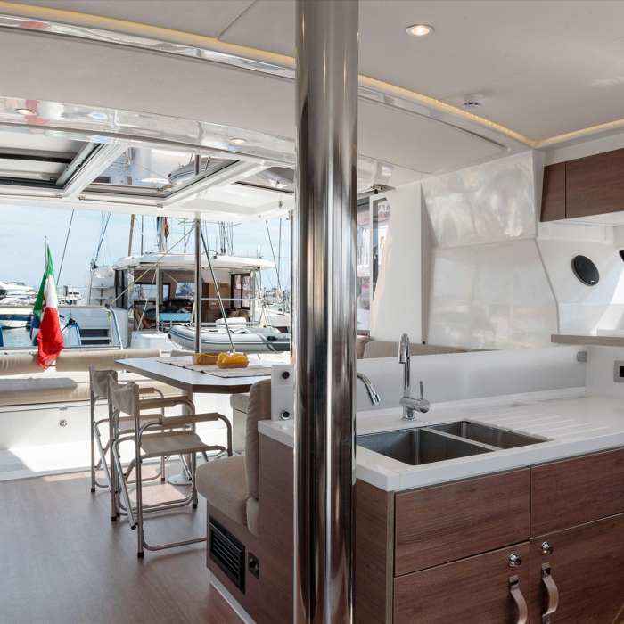 ORSA 5 - A/C, Generator, Water maker | Bali 4.2 photo 33