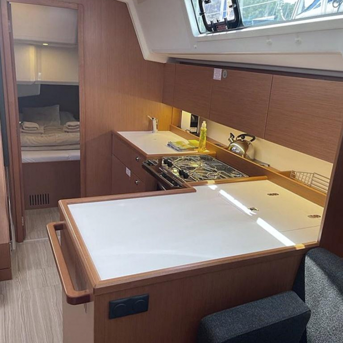 Coco | Bavaria C42 photo 16