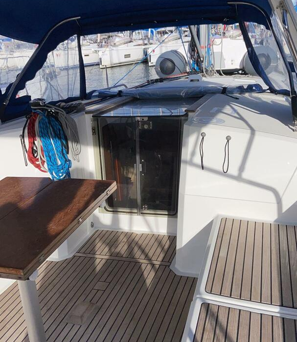 Jasmine | Oceanis 38.1 photo 2