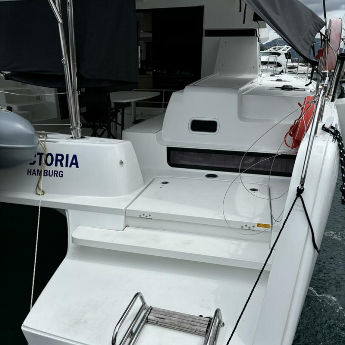 Victoria | Lagoon 42 photo 3