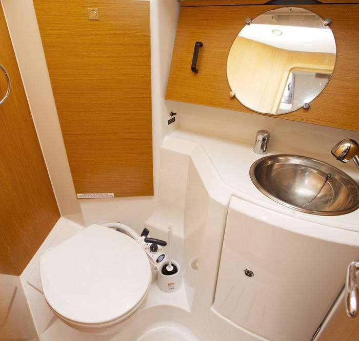 Lauren | Sun Odyssey 36i photo 12