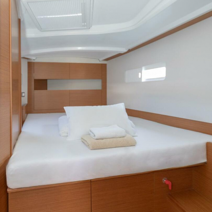 OLIVER new 2025 (air condition, solar panels) | Sun Odyssey 410 photo 5