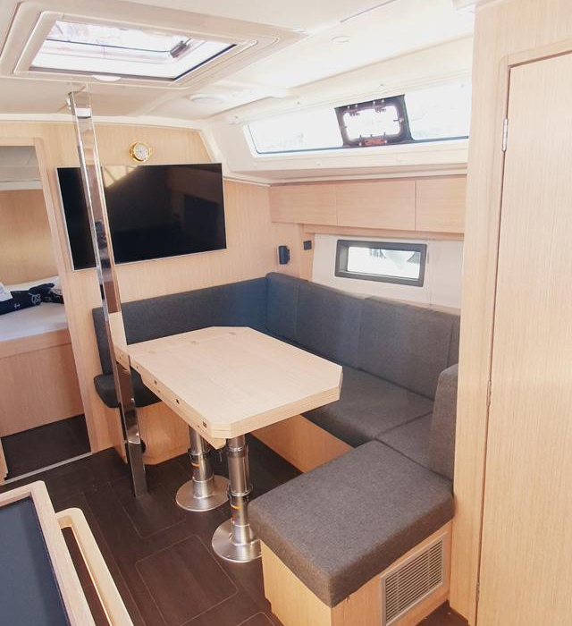 Infinity | Bavaria C38 photo 11