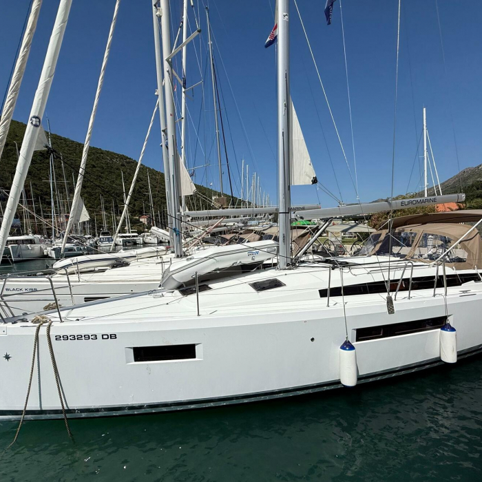 Sunset Kiss | Sun Odyssey 410 photo 3