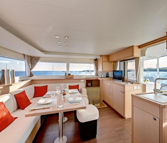 Bonita | Lagoon 450 Flybridge photo 3