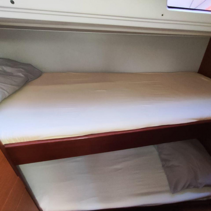 Besra | Dufour 430 GL photo 9