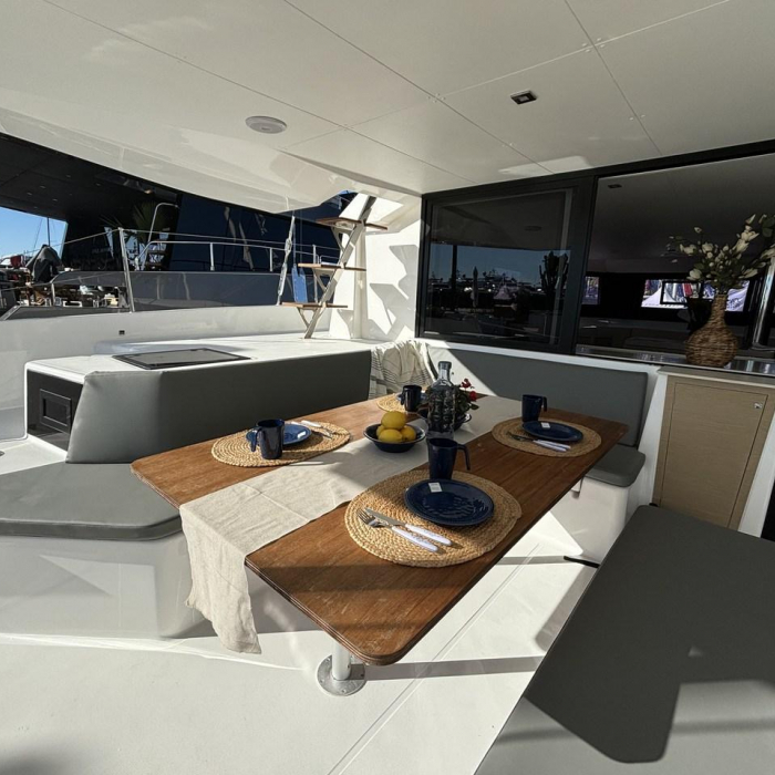 Siente El Mar | Dufour 48 Catamaran photo 5