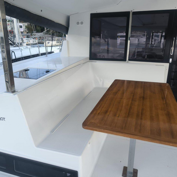 Arven | Fountaine Pajot Isla 40 photo 10