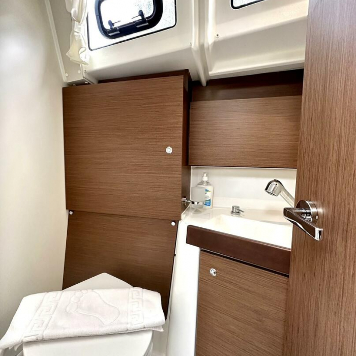 Sail Lyra | Oceanis 38.1 photo 11