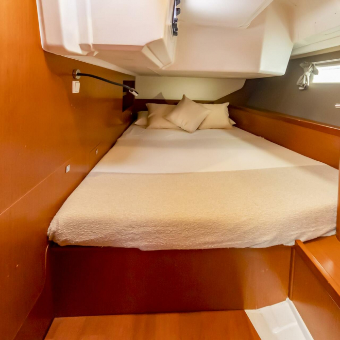 Gaia - Solar Panel | Oceanis 45 photo 3