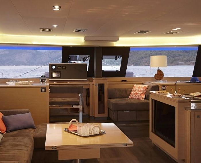 DREAM BATTOWIA | Fountaine Pajot Ipanema 58 photo 5