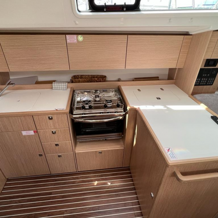 Palma | Bavaria C42 photo 7