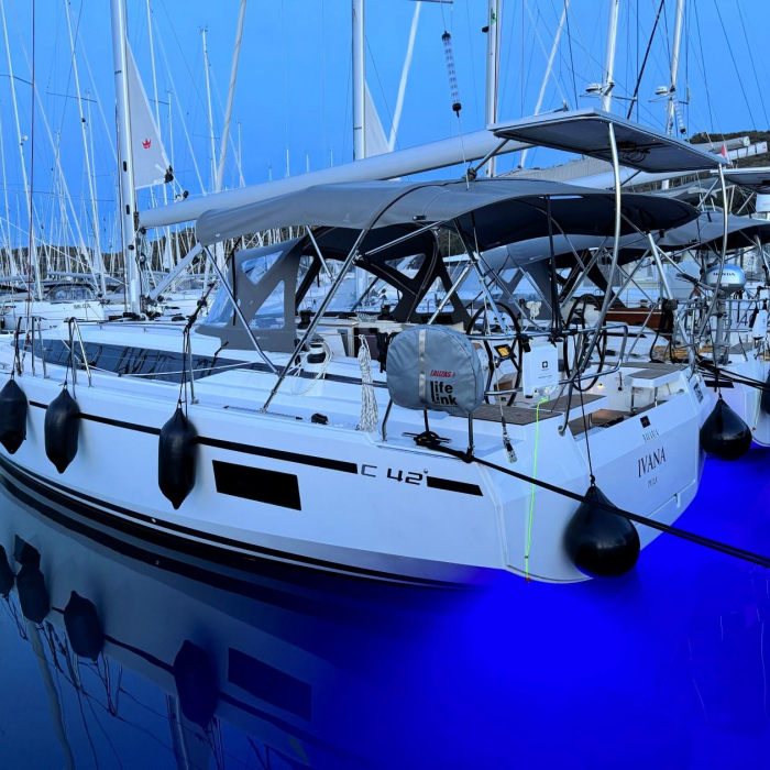 Ivana | Bavaria C42 photo 18