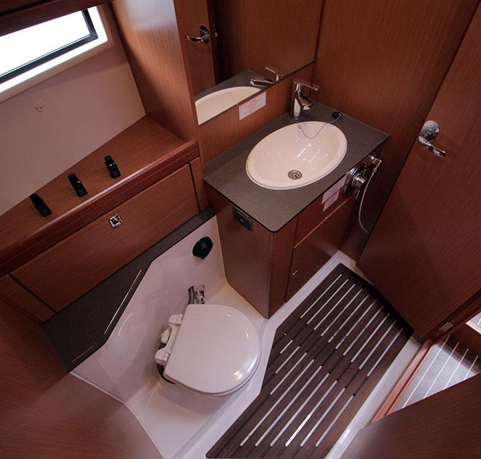 Maximum | Bavaria Cruiser 56 photo 7