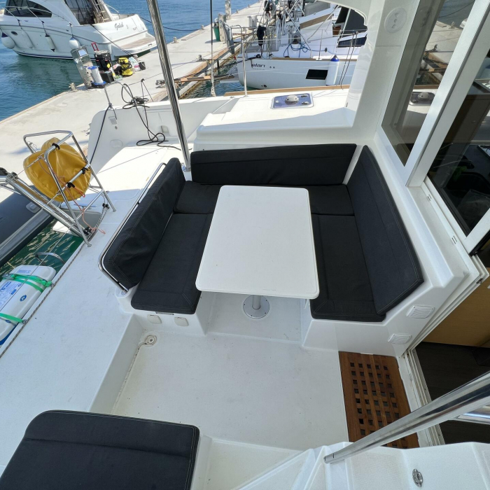 Nirvana | Lagoon 39 photo 9