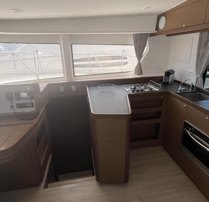 Bellatrix | Lagoon 42 photo 13