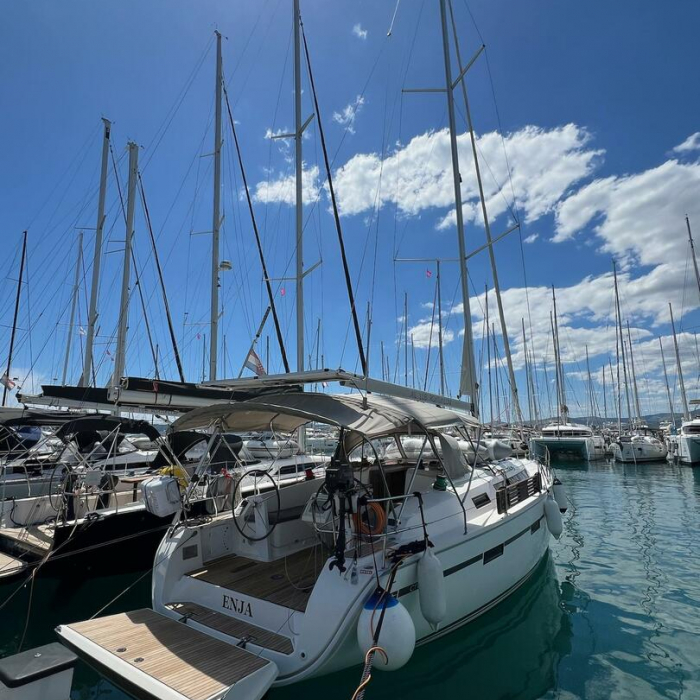 Enja | Bavaria Cruiser 41 photo 21