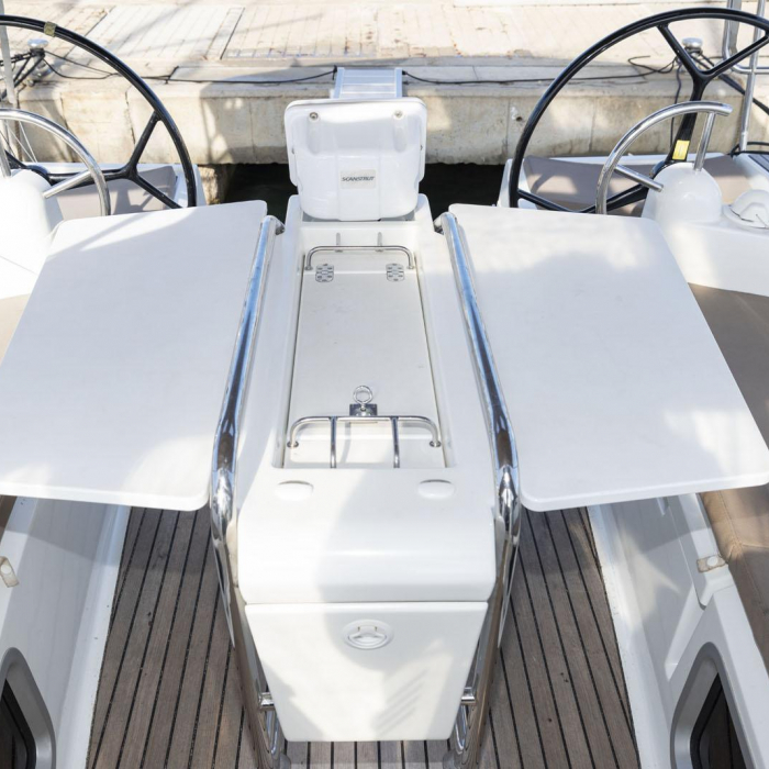 BarElli | Sun Odyssey 389 photo 4