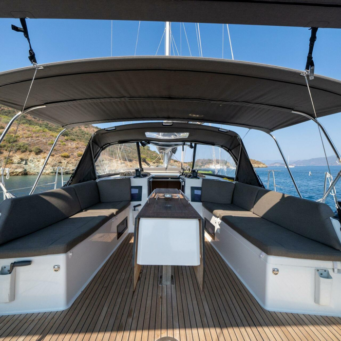Pontika | Dufour 470 photo 2