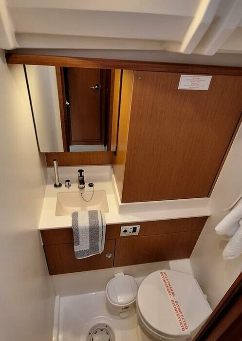 LADY FLORA 3 | Bavaria C50 photo 15