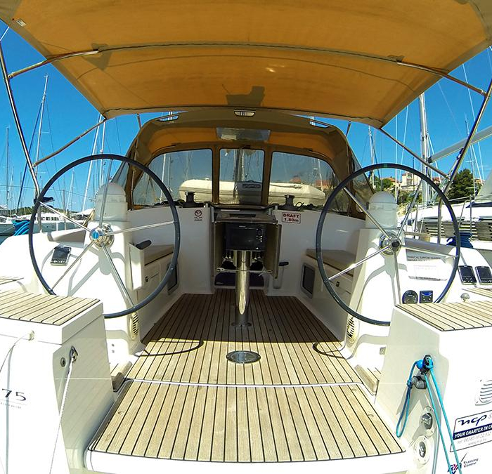 China girl | Dufour 375 GL photo 4