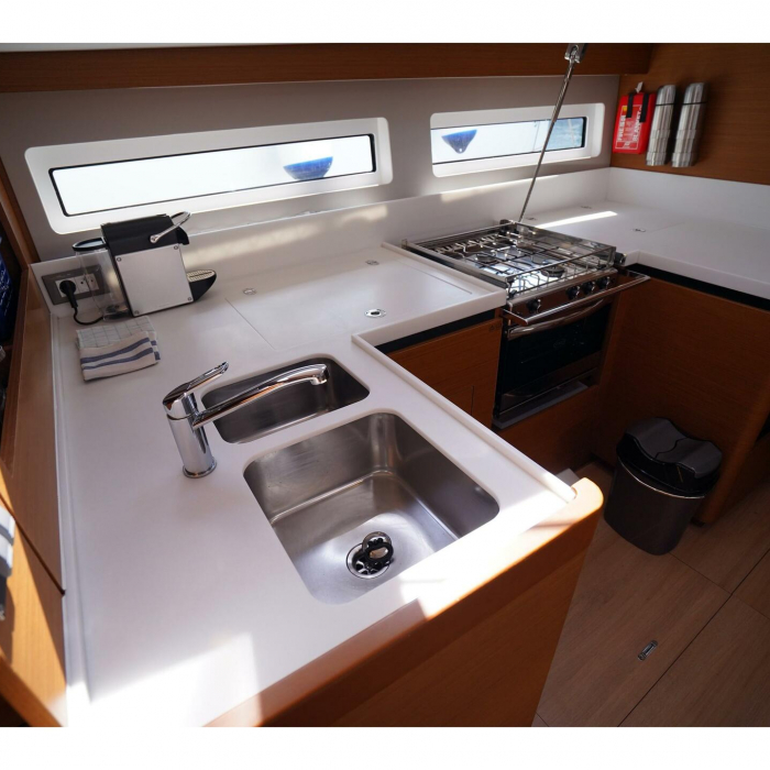 Red Marlin | Sun Odyssey 490 photo 13