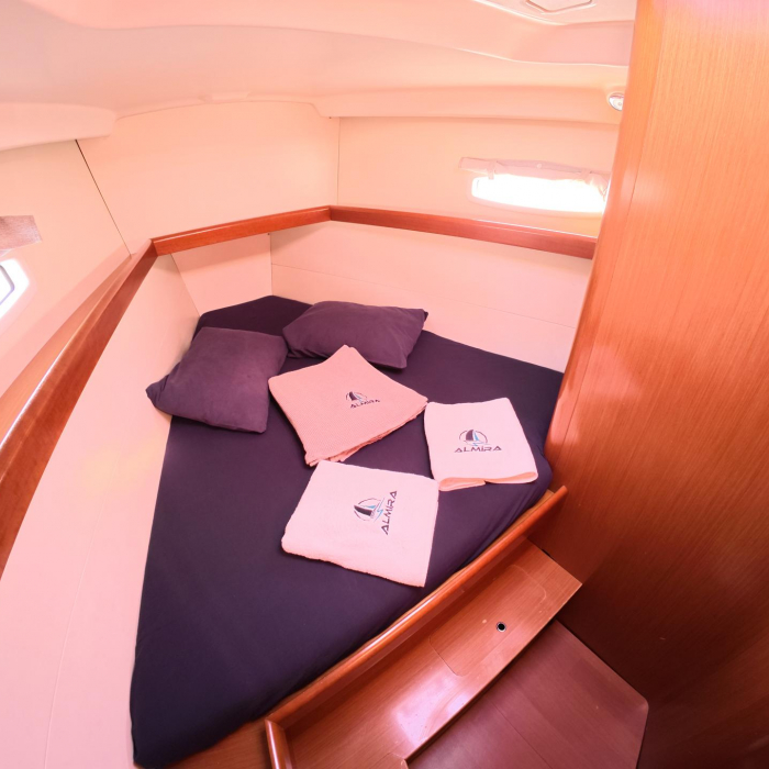 Lilium | Beneteau 43 photo 34