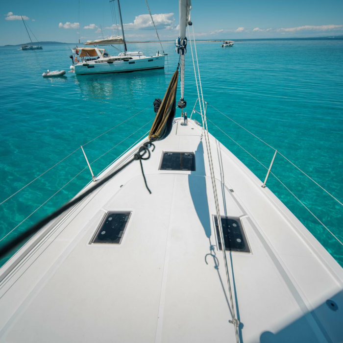 Fiona | Bavaria C42 photo 7